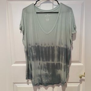 American Eagle ladies short sleeve tee. Light green & gray tie-dye. Size XL